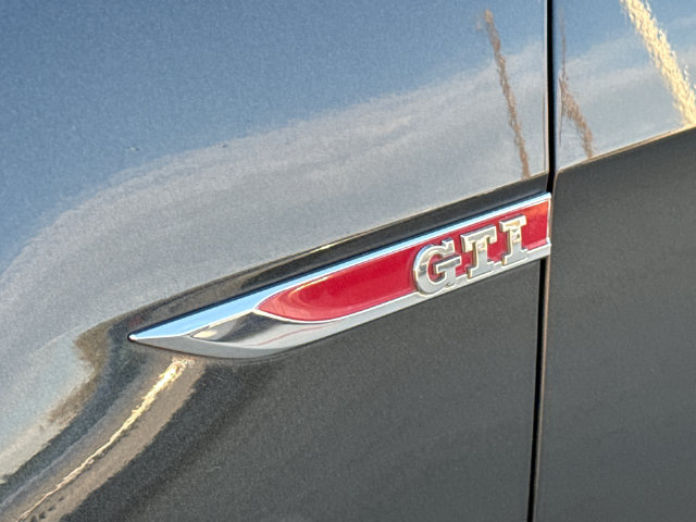 Used 2016 Volkswagen GTI SE w/ Lighting Package (SEL) FWD image 6
