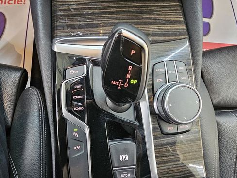 Used 2019 BMW 540i xDrive image 37