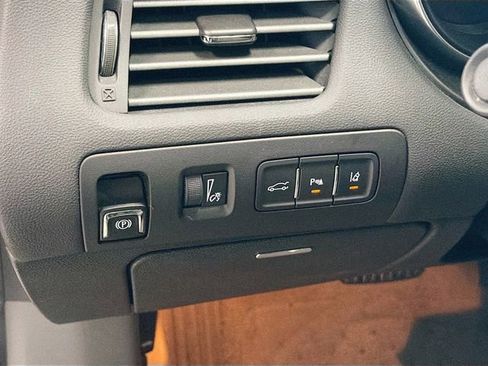 Used 2015 Chevrolet Impala LT w/ Convenience Package image 10