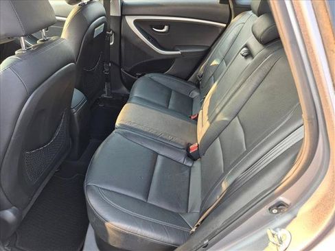 Used 2014 Hyundai Elantra GT w/ Option Group 03 FWD image 21