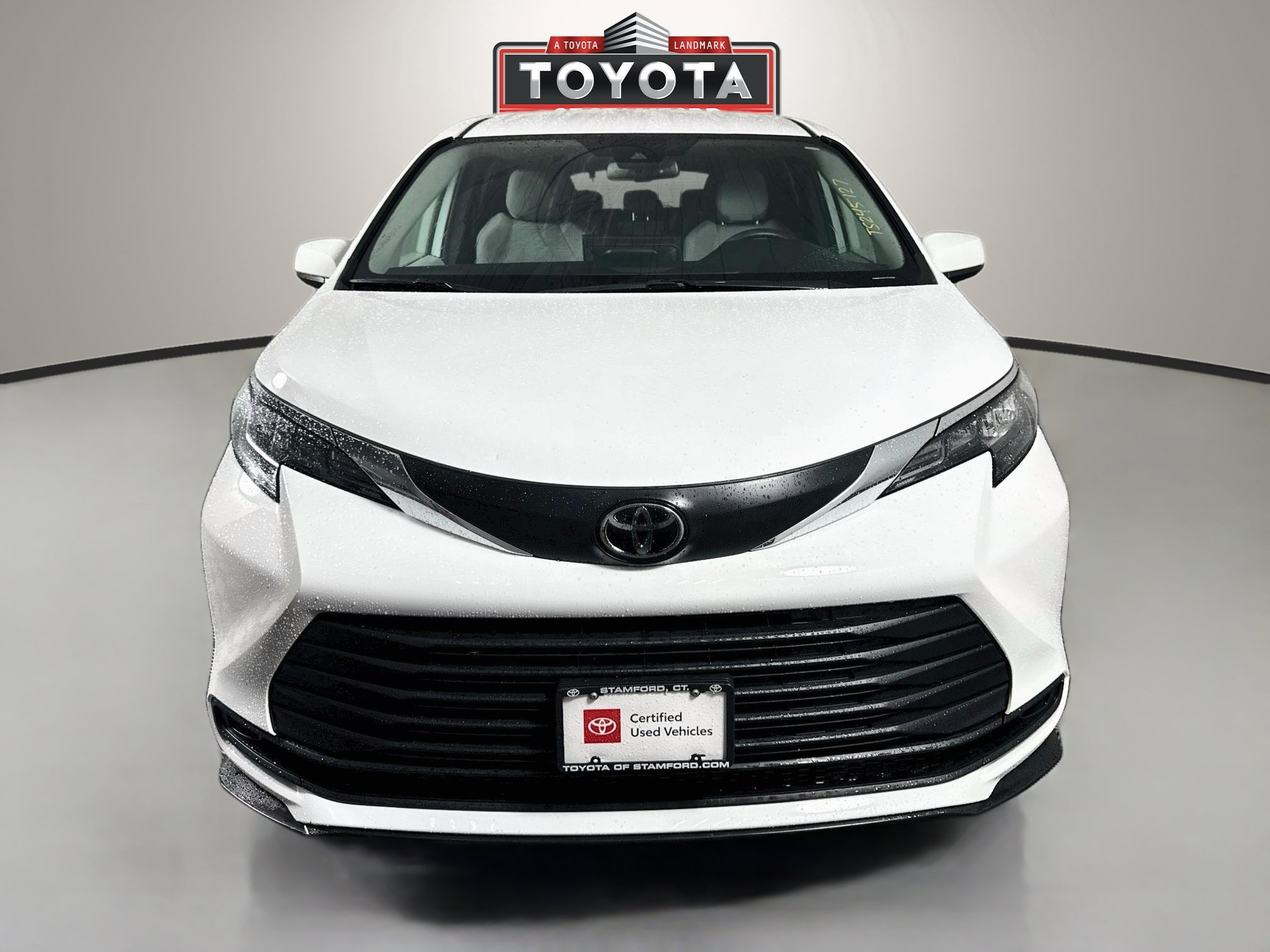 Certified 2026 Toyota Sienna LE AWD/4WD image 2