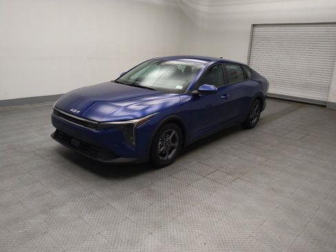 Used 2025 Kia K4 FWD image 2