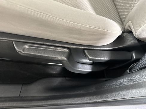 Used 2017 Honda HR-V LX image 10