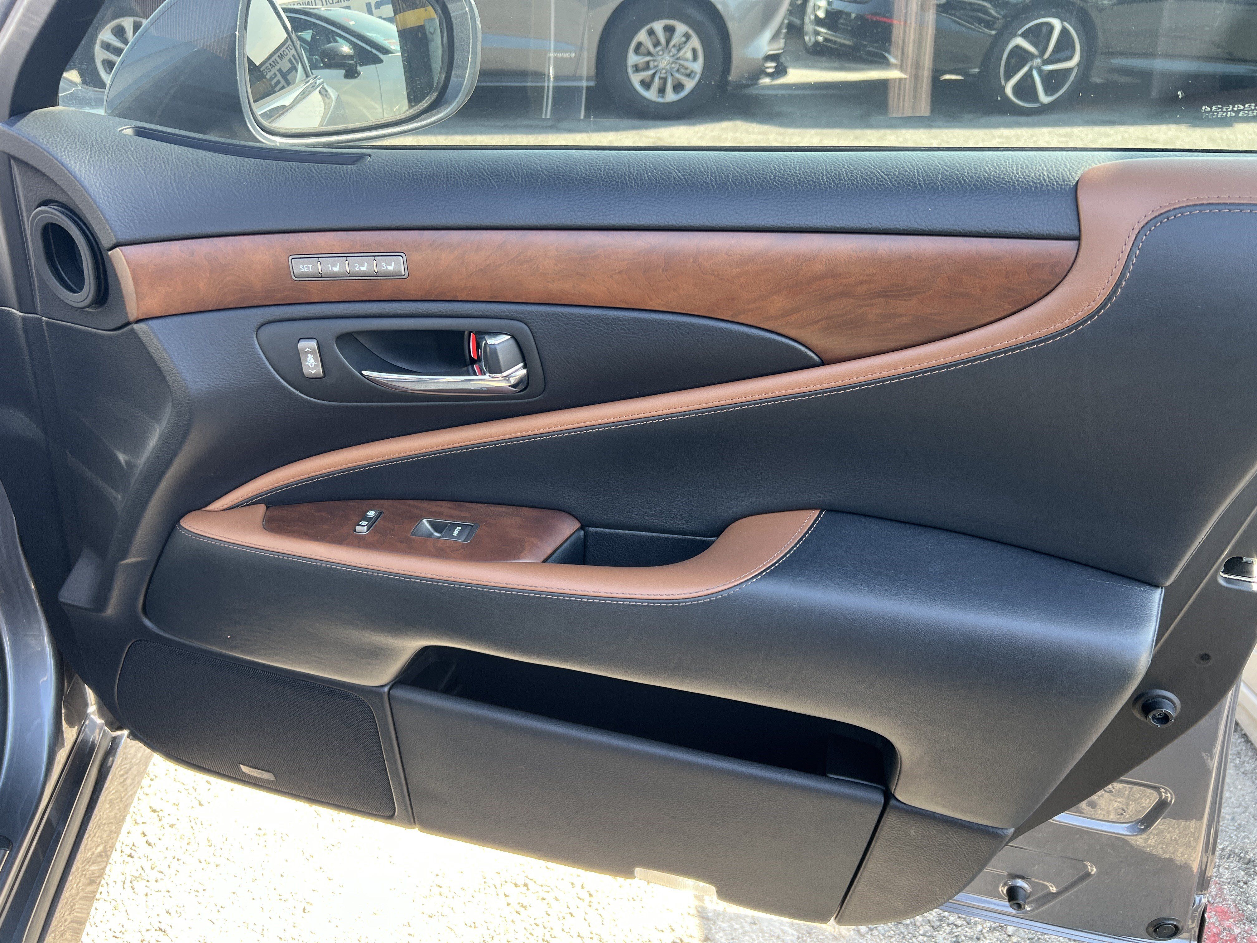Used 2012 Lexus LS 460 w/ Sport Pkg RWD image 22