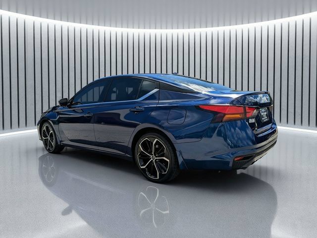 Used 2024 Nissan Altima 2.5 SR w/ SR Premium Package FWD image 6