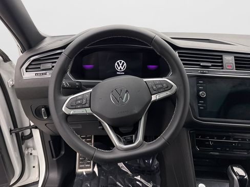Used 2023 Volkswagen Tiguan SE R-Line FWD image 14