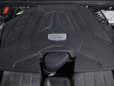 Certified 2023 Porsche Cayenne AWD/4WD image 49
