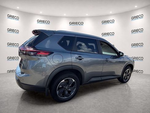 Used 2024 Nissan Rogue SV w/ SV Premium Package FWD image 7