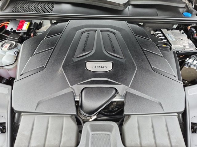 Used 2022 Porsche Cayenne AWD/4WD image 23