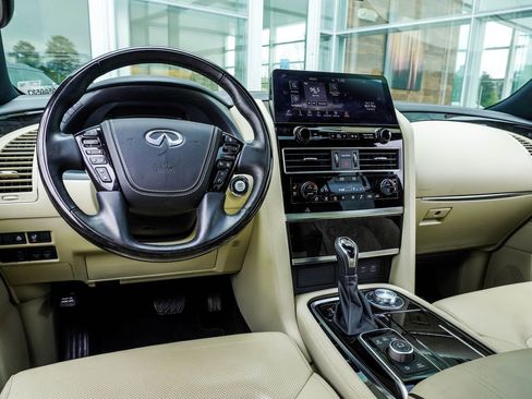 Used 2024 INFINITI QX80 Sensory image 15