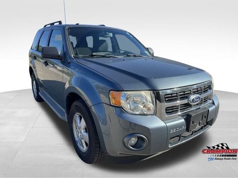 Used 2010 Ford Escape XLT image 8