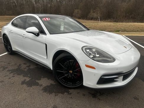 Used 2018 Porsche Panamera 4 image 2