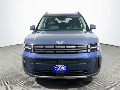 Used 2025 Hyundai Santa Fe SEL FWD image 2
