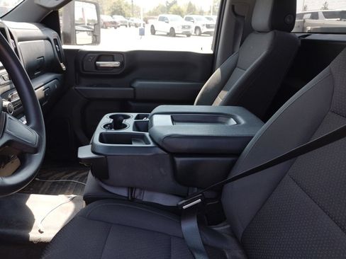 Used 2025 Chevrolet Silverado 2500 W/T RWD image 9