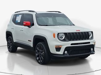 Used 2023 Jeep Renegade Latitude w/ Sun/Sound Group AWD/4WD video 3