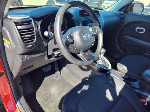 Used 2016 Kia Soul + FWD image 15