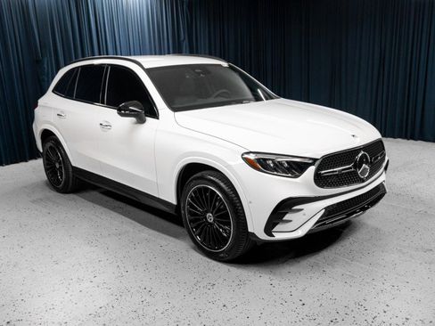 Certified 2026 Mercedes-Benz GLC 300 image 3