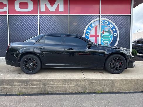 Used 2018 Chrysler 300 S w/ 300S Premium Group image 2