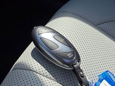 New 2026 Hyundai Elantra Limited FWD image 36