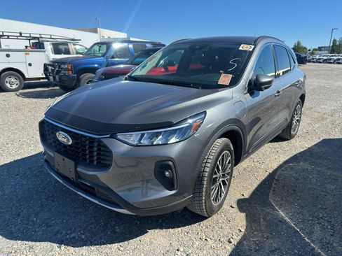 Used 2025 Ford Escape SE FWD image 1