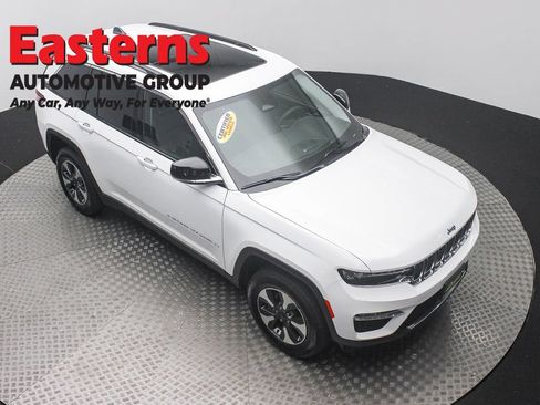 Used 2022 Jeep Grand Cherokee Limited 4xe AWD/4WD image 3