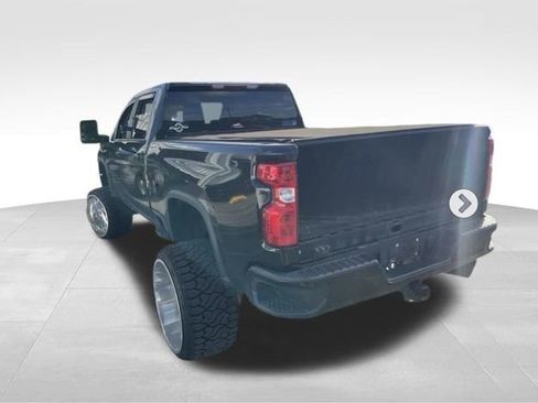 Used 2021 Chevrolet Silverado 2500 LT w/ Midnight Edition AWD/4WD image 5