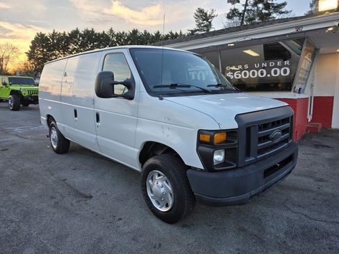 Used 2014 Ford E-150 and Econoline 150 image 1