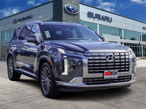 Used 2023 Hyundai Palisade Calligraphy image 3