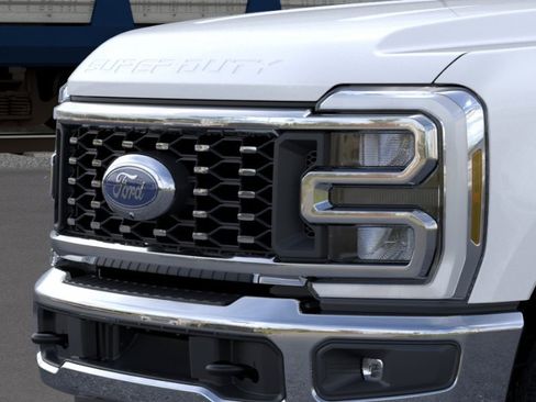New 2026 Ford F350 4x4 Crew Cab DRW Super Duty image 17