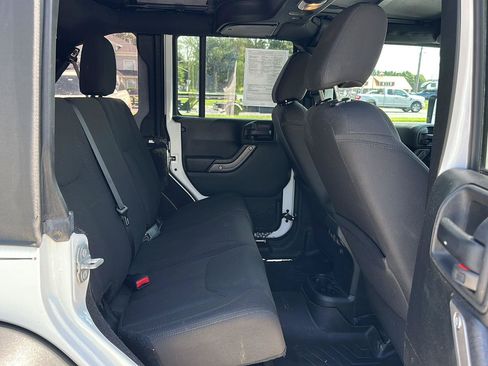 Used 2017 Jeep Wrangler Unlimited Sport w/ Quick Order Package 24S AWD/4WD image 11