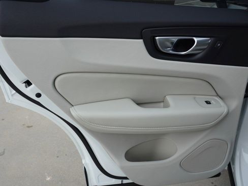 Used 2025 Volvo XC60 B5 Ultra w/ Protection Package Premier image 34