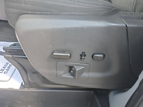 Used 2018 Ford Transit 150 XLT RWD image 15