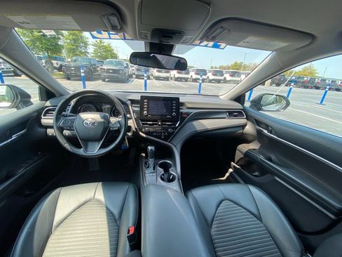 Used 2022 Toyota Camry SE FWD image 25