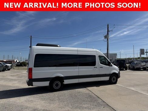 Used 2025 Mercedes-Benz Sprinter 2500 image 3