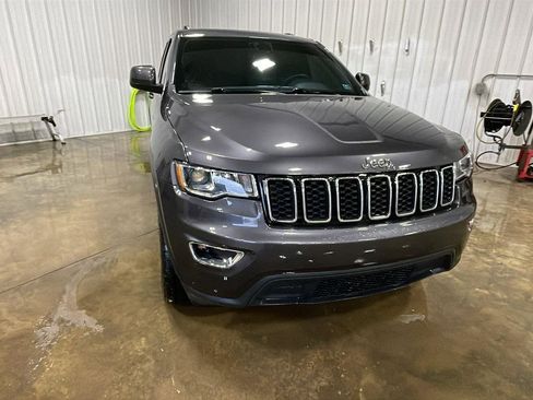Used 2021 Jeep Grand Cherokee Laredo w/ Security & Convenience Group image 3