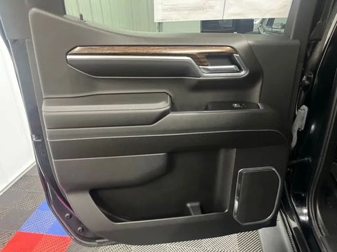 Used 2024 GMC Sierra 1500 Elevation w/ X31 Off-Road Package AWD/4WD image 17