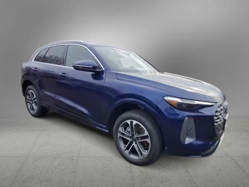 New 2025 Audi Q5 Premium Plus image 2