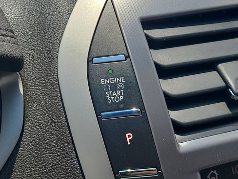 Used 2020 Lincoln MKZ FWD image 21