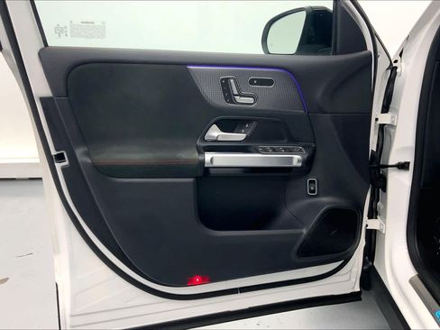Used 2023 Mercedes-Benz EQB 250+ image 19