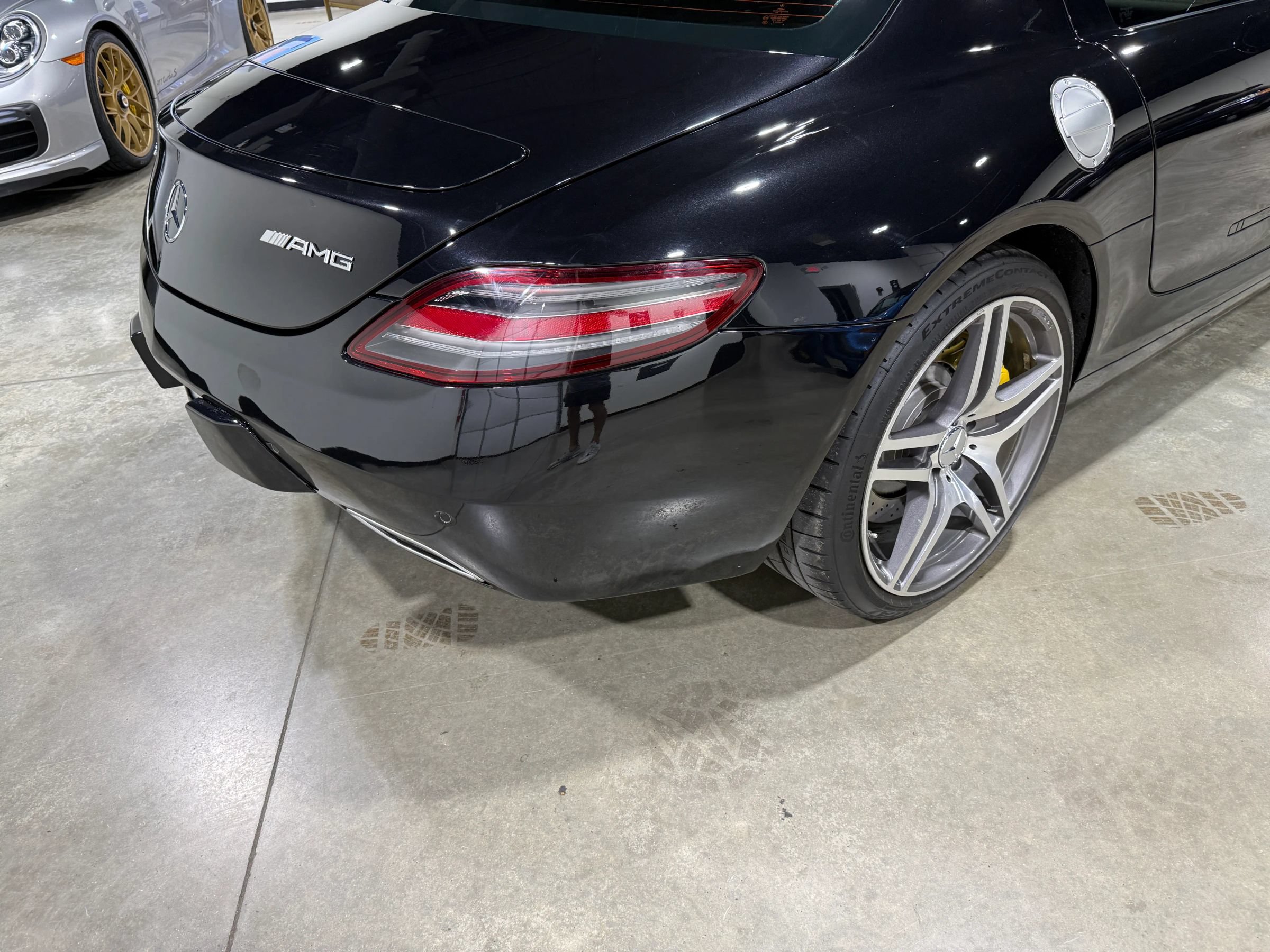 Used 2011 Mercedes-Benz SLS AMG Coupe image 26