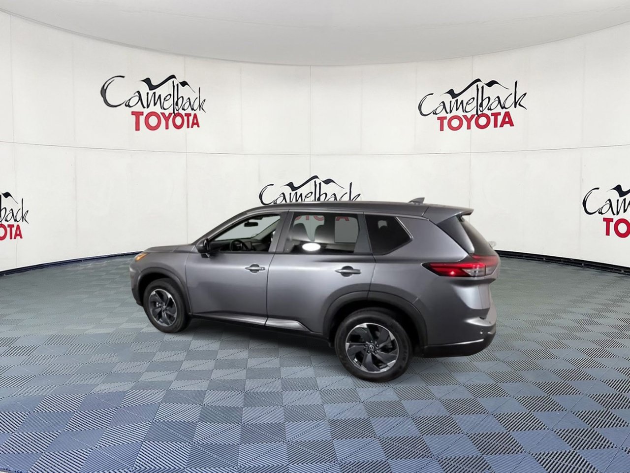 Used 2025 Nissan Rogue SV FWD image 8