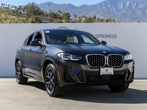 Certified 2025 BMW X4 xDrive30i image 8