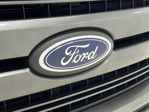 Used 2019 Ford F150 Lariat w/ Equipment Group 502A Luxury AWD/4WD image 42