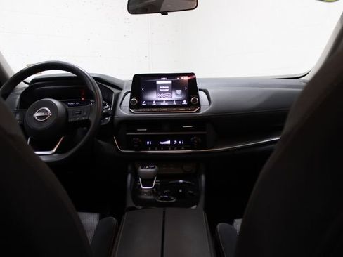 Used 2024 Nissan Rogue SV image 29