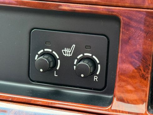 Used 2013 Toyota Highlander Limited image 28