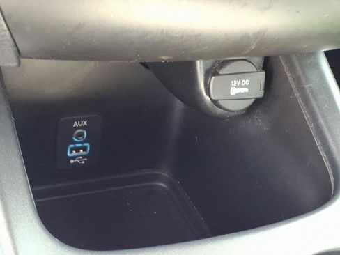 Used 2019 Dodge Journey Crossroad FWD image 13