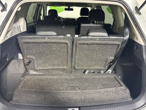 Used 2020 Volkswagen Tiguan SE w/ 3rd Row Seat Package AWD/4WD image 28