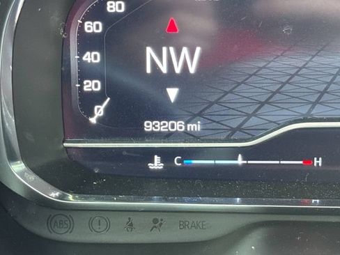 Used 2022 GMC Yukon XL SLT w/ SLT Luxury Package AWD/4WD image 21