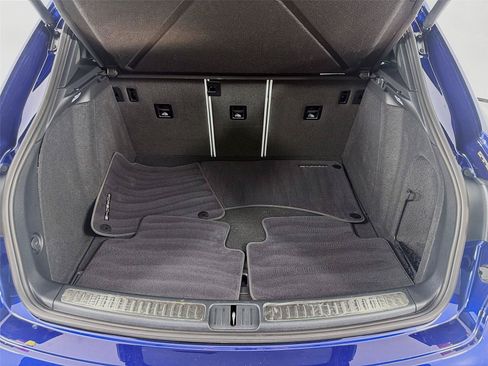 Certified 2026 Porsche Macan AWD/4WD image 23