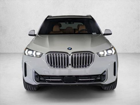 Used 2024 BMW X5 sDrive40i w/ Premium Package RWD image 2